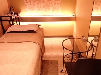 ネイルアンドまつ毛エクステ ルーナ 八王子店/個室でゆったり