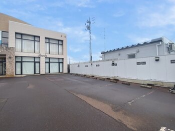 マリーローラン メンズルイズ(Marryrolan MensRuise)/駐車場