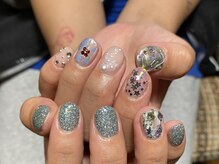 カーティシーネイルズ(curtisii NAILS)/スペーシーなキラキラちぐはぐ