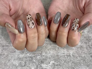 ネイル マックスケリー 大阪梅田(MAXKELLY)/ＨＡＮＤ90分アート♪