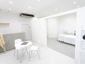 アンベリー(Embelli)