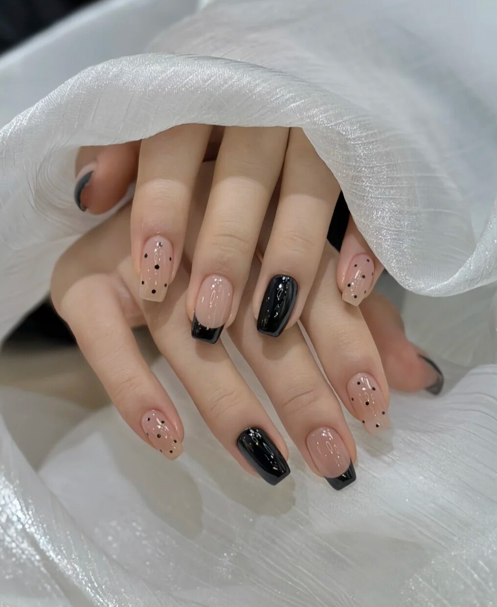 オーダーページ】ネイルチップ 韓国 ガラスフレンチ リボン 薔薇