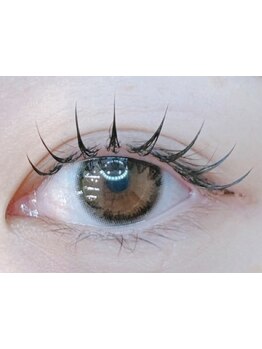 ナチュラル上品な目元にしたい