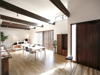 オーヴォ リビングスパ(OVO living spa)/サロン内観(エントランス空間)