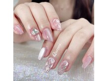 シンプルな中にも、ポイントアートで目を惹くデザインへ【新宿】