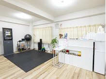 アウルトータルケア鍼灸治療院の雰囲気（広々とした明るい雰囲気の空間です♪）