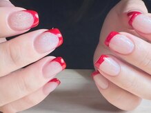 ネイル ミンク(nail mink)の雰囲気（ユニコーンマグネットにレッドのフレンチ）