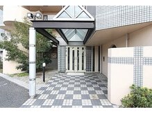 ロゼ(ROSE)の雰囲気（正面入り口、インターホンで【1201】をお呼び出し下さいませ。）