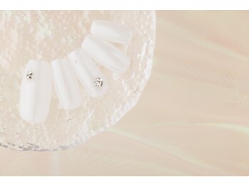 ヴァンネイル(VINGT NAIL nail&eye beauty)/涼しげな真っ白ネイル