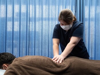 手もみ本舗ほぐし庵 袋井店の写真/【首肩コリ特化】PC・スマホ疲れに◎深部まで届く"凄腕"の刺激で、ガチガチの首肩が驚くほど軽く♪￥3200～