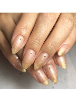 ヘアーアンドネイル ルシア(Hair&Nail Lucia)/ゴールドラメグラデーション