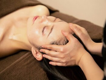 ナチュラル 六本松本店(NATURAL)の写真/【六本松駅1分】眼精疲労ケア&ドライヘッドスパ付◎平日割☆強もみアロマリンパマッサージ全身60分￥5400