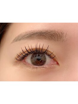 ナチュラル上品な目元にしたい