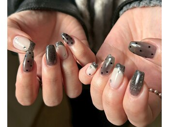 ブラック×ドットネイル