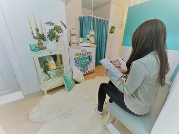 リュクス(LUXE)/手指消毒の後ご予約時間までSTAY