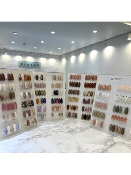 グリーディ(greedy)/秋の定額制ネイル