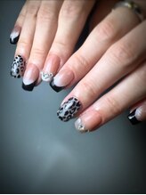 ジャミーラゾフル(Jamila-zohr)/モノトーンレオパード