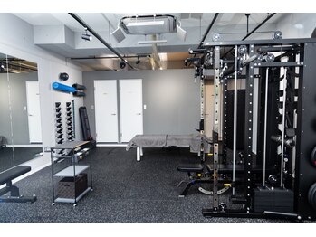 パーソナルジム・マシンピラティス ALEXY 名古屋御器所/【内観】トレーニングルーム