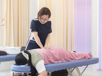 カルミア鍼灸接骨院の写真/子育てをするお母さん、仕事で疲労を感じる方、美容鍼に興味があってサロンを探している方にオススメ☆