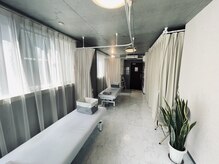 ルーツ 武蔵小杉(R∞ts)の雰囲気（清潔感のある店内でプライベート空間を確保！）
