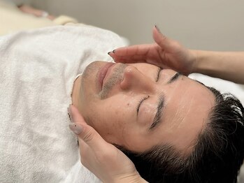 ケリーズ(KELLY `S)の写真/韓国で話題の【角質ピーリング】ラダメール導入。男の肌もマネジメントを。徹底ケアで第一印象UP!