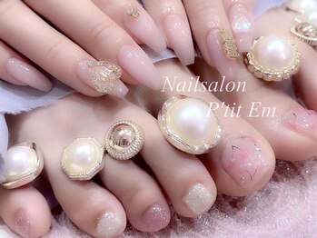 プティアンベリール(P'tit Embellir)の写真/足元からお洒落度UP♪《★hand&foot★アートし放題セット割！税込¥23000》トレンドのデザインも多数ご用意!