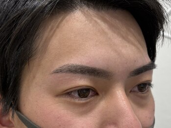 ヒカリス ナカザキ(HIKARIS Nakazaki)の写真/【メンズも大歓迎＊】お顔の印象は眉で8割決まる☆自眉を活かしたアイブロウデザイン◎眉毛を整え印象UP♪