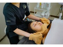 ユカリス(Yu.charis)/REVIハーブピーリング施術工程♪