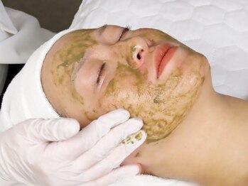 リュクスルーム(Luxe room)の写真/SNSで話題の毛穴の角栓がニョキっと出る３D韓国毛穴洗浄×韓国式ハーブピーリングで毛穴を引き締め◎