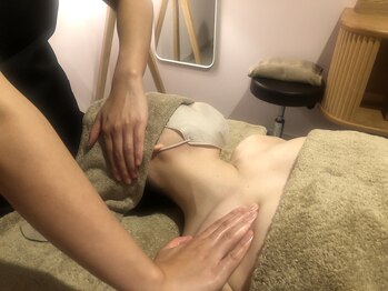 タシナミ(Tashinami)/ネックドレナージュ