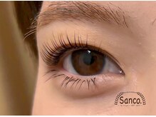 【理想の目元に★】対応力高いスタッフ達がお客様に寄り添って素敵なお目元を作らせて頂きます。