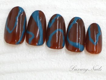 ラグジュアリーネイルズ アカバネ(Luxury Nails Akabane)/オシャレ*配色　うねうねNail