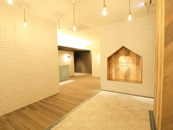 サニー(Sunny)/エントランス