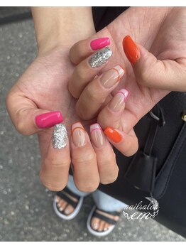 エム(em)/ビビットカラー