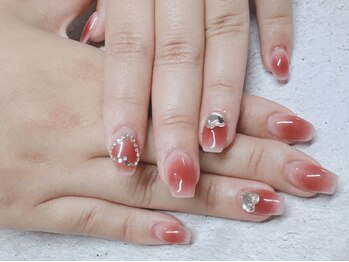 エフツー(F2)/チークネイル