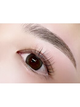 ナチュラル上品な目元にしたい