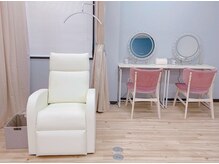 ビューティーサロン ワイエス(Y.S)の雰囲気(施術は半個室でプライベート万全☆メイクスペースもご用意します)