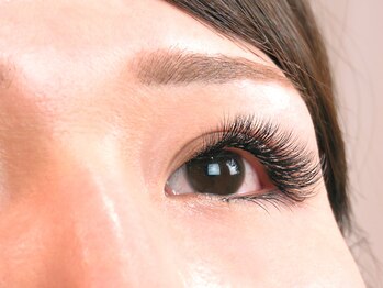 ネイルアンドスパ モンロー(MONROE)/ボリュームラッシュ