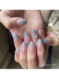 ビジューグラデションネイル