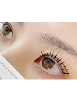 ナチュラル上品な目元にしたい