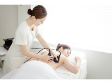 クリニカルエステ イーズ 小田原店の雰囲気（疲れをとりたい方遠赤外線ハイパーグリッププロ全身5500円が人気）