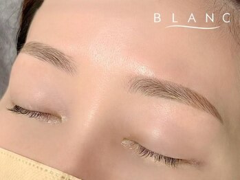 アイラッシュサロン ブラン イオンモール船橋店(Eyelash Salon Blanc)の写真/【つるんと、まあるいおでこは輪郭が綺麗に見え透明感UP！】眉wax＆おでこwaxセットがおすすめ◎