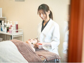 大人女子のためのたるみ改善サロン Charmant【シャルマン】/ララピール施術