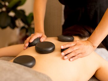 ウル(URU)/ホットストーンで芯から温まる