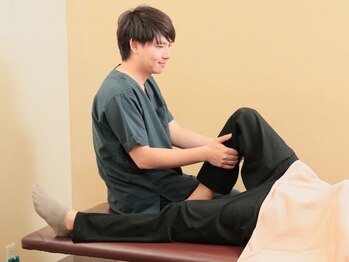 白雲堂鍼灸整骨院の写真/O脚・X脚の真の原因を探り、美しい姿勢へ★脚の悩みは体全体のバランスの問題かも？根本改善で理想の脚に！