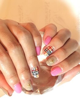 ネイルケアサロンエルミタージュ/ピンク×チェックネイル