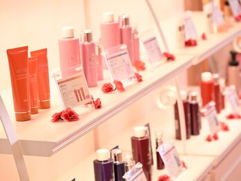 アルティメイト(Ultimate)/肌年齢別で7種の基礎化粧品♪