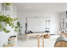 ラ ピラティス 都城店(La pilates)/明るく広々とした店内です