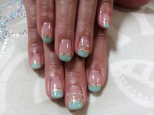 ネイルケアサロンエルミタージュ/ラメライングリーンフレンチ