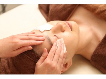 サロンドエステ ルヴニール(salon de esthe revenir)/ポイントメイク落とし